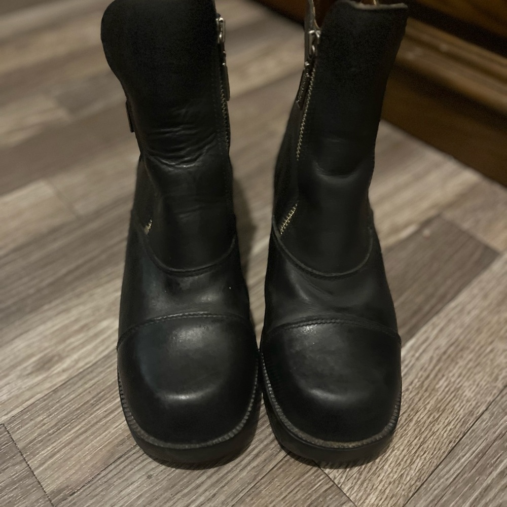 Harley-Davidson Black Riding Boots.  Like new, worn once. - Picture 3 of 3